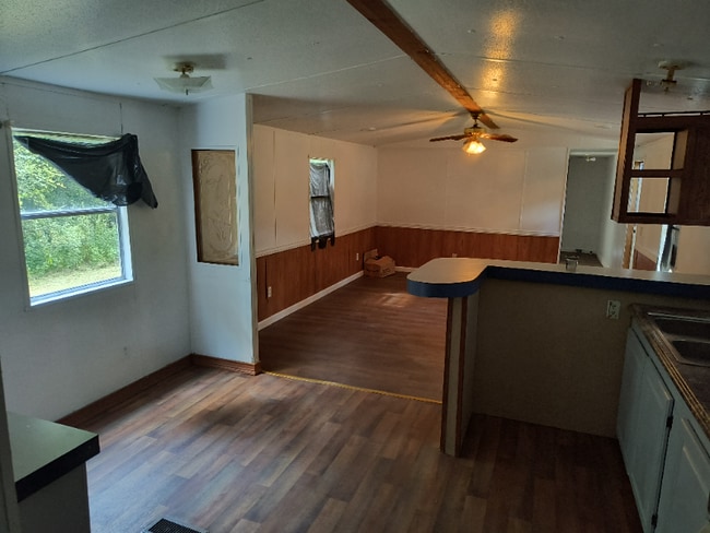 1284 High Hills Ln in Manning, SC - Building Photo - Building Photo