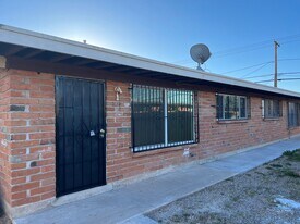109 E Alturas St in Tucson, AZ - Building Photo