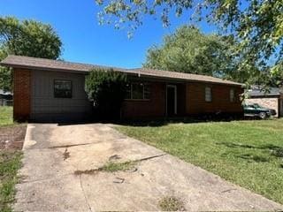 1502 White Rd
