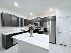 2478 SE 10th St in Homestead, FL - Building Photo - Building Photo