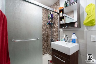 2254 2nd Ave in New York, NY - Building Photo - Building Photo