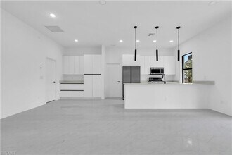 2700 42nd St W in Lehigh Acres, FL - Building Photo - Building Photo