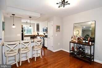 4089 S Four Mile Run Dr in Arlington, VA - Building Photo - Building Photo