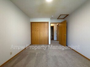 1660 Swanson Dr in Syracuse, NE - Building Photo - Building Photo