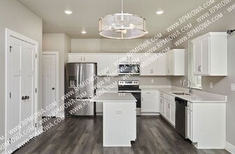 670 SE Drumlin Dr in Waukee, IA - Building Photo - Building Photo