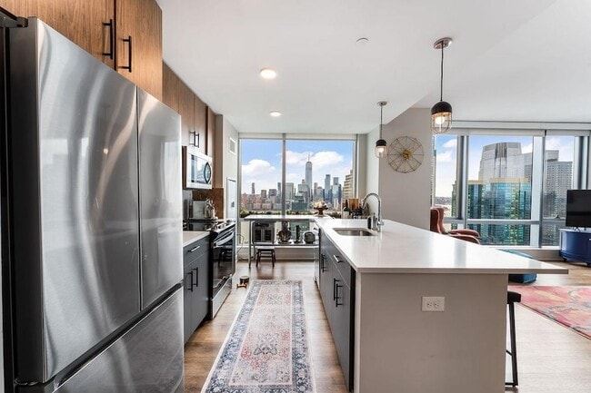 25 Christopher Columbus Dr in Jersey City, NJ - Foto de edificio - Building Photo