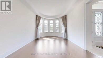 140 Elmers Ln in King City, ON - Building Photo - Building Photo