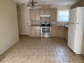 11 W Faith Hill St in Edinburg, TX - Building Photo - Building Photo