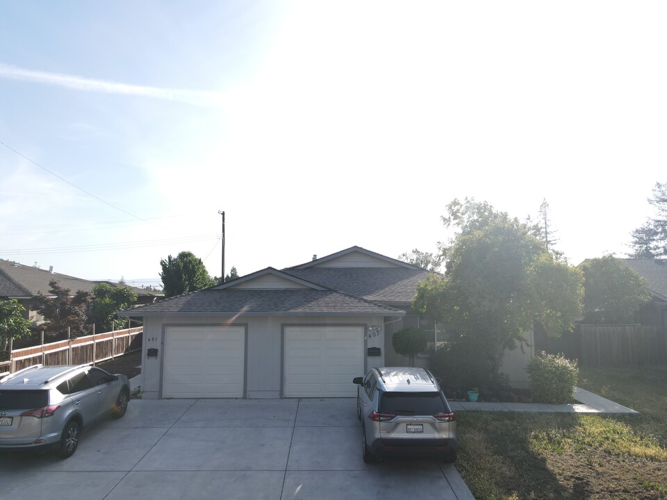 401-403 Lynn Ave in Milpitas, CA - Building Photo