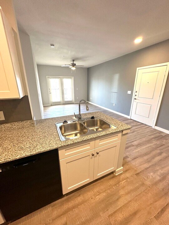1051 N Farm to Market 1660 in Hutto, TX - Building Photo
