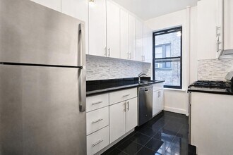 300 Fort Washington Ave in New York, NY - Foto de edificio - Building Photo