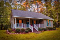 1233 Fishing Crk Ests Rd in Lincolnton, GA - Foto de edificio - Building Photo