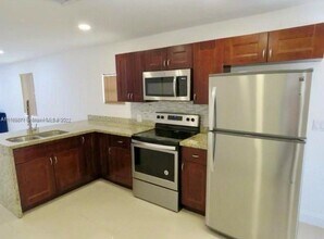 1881 NW 66th St in Miami, FL - Building Photo - Building Photo