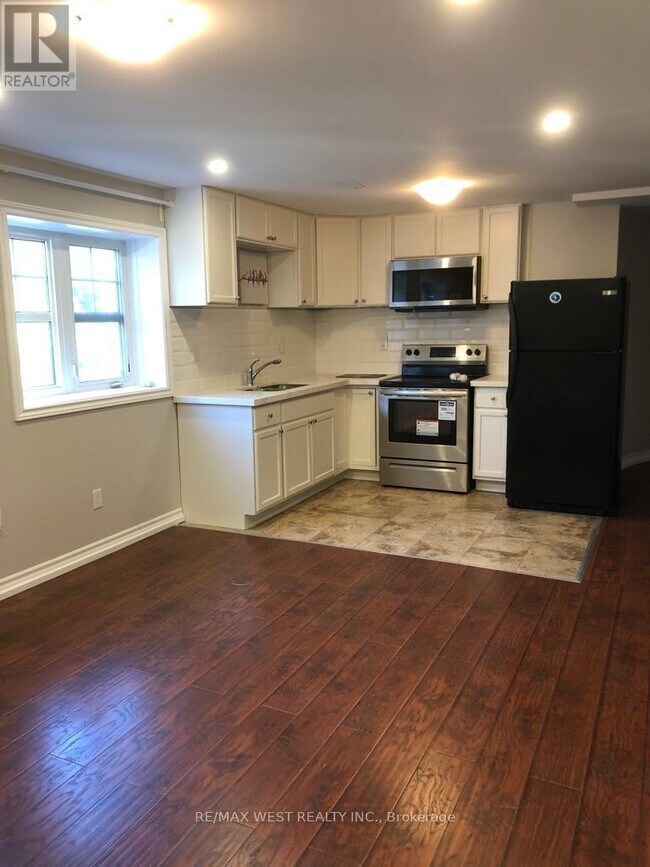 983-1 Syndenham Ln in Milton, ON - Building Photo - Building Photo