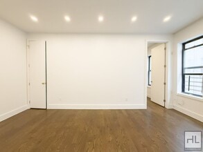 EASTERN PARKWAY / Spacious Crown Heights 1 in Brooklyn, NY - Building Photo - Building Photo