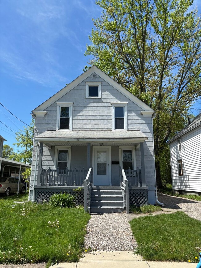 property at 1948 Long Ave