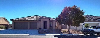5761 E Badlands Ln in Pahrump, NV - Building Photo