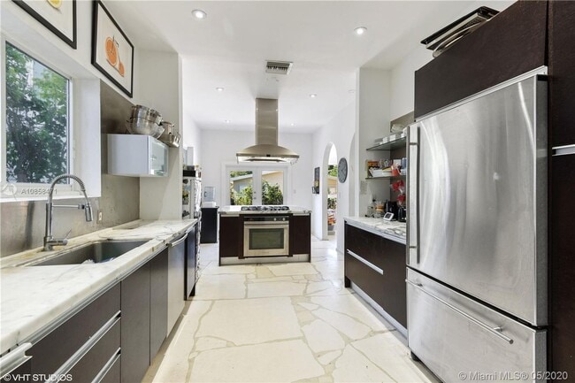 761 Lakeview Dr in Miami Beach, FL - Building Photo - Building Photo