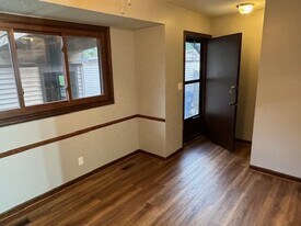 2215 Southwood Pl in Lincoln, NE - Building Photo