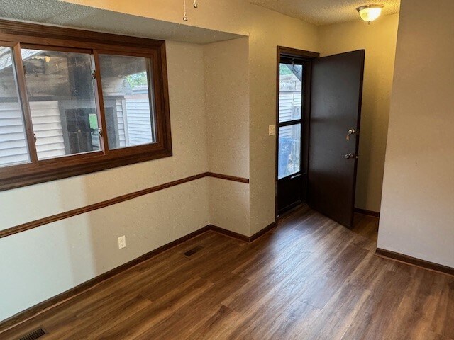 2215 Southwood Pl in Lincoln, NE - Foto de edificio