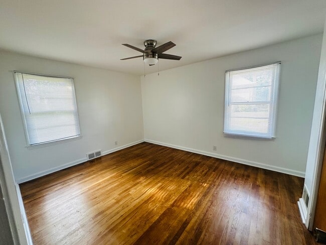902 S 36th St, Unit 902 in Omaha, NE - Building Photo - Building Photo