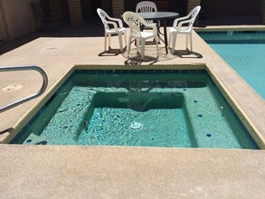 2085 Mesquite Ave in Lake Havasu City, AZ - Foto de edificio - Building Photo