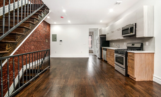 629A Madison St, Unit 3 in Brooklyn, NY - Building Photo - Building Photo