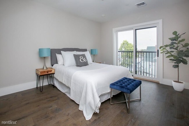 214 Market St-Unit -Apt 208 in Boston, MA - Building Photo - Building Photo