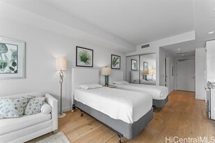 1001 Queen St in Honolulu, HI - Building Photo