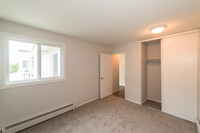 Meadowside Estates in Edmonton, AB - Building Photo - Building Photo