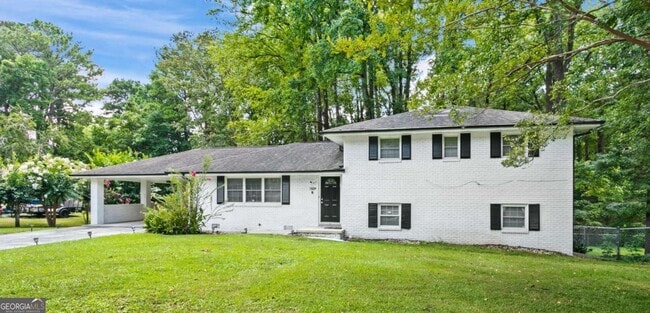 property at 1025 Hilburn Dr SE