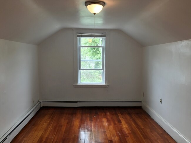 21 Marlborough Rd, Unit A in Waltham, MA - Building Photo - Building Photo