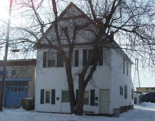 2327 Mackenna in Niagara Falls, NY - Building Photo