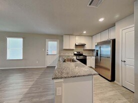 10518 Varmus Dr in Converse, TX - Building Photo