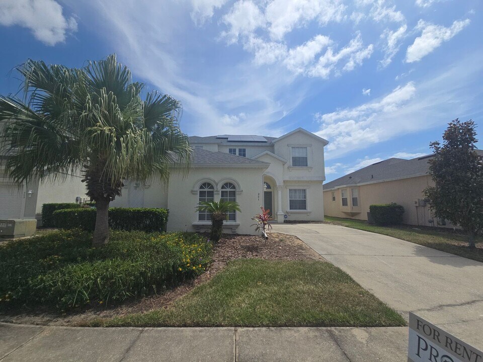 201 Minniehaha Cir in Haines City, FL - Building Photo