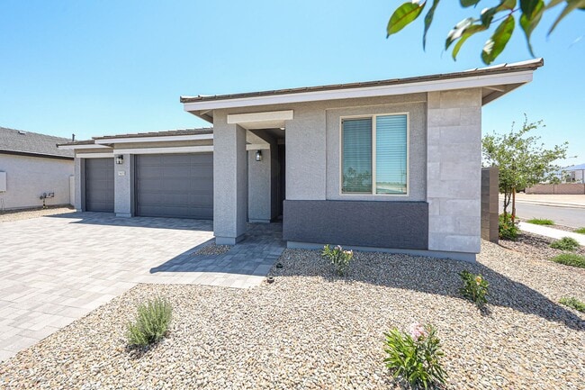 5633 W McNeil St in Laveen, AZ - Building Photo - Building Photo