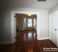 121 Eutaw St, Unit #2 in Boston, MA - Building Photo - Building Photo