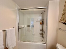 645 Front St in San Diego, CA - Building Photo
