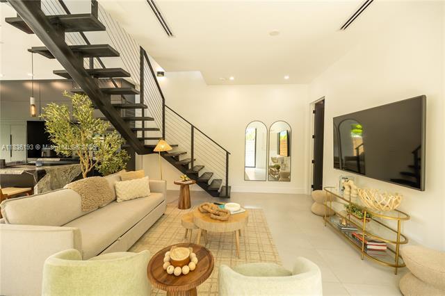 8850 NE 8th Ct in Miami, FL - Foto de edificio - Building Photo