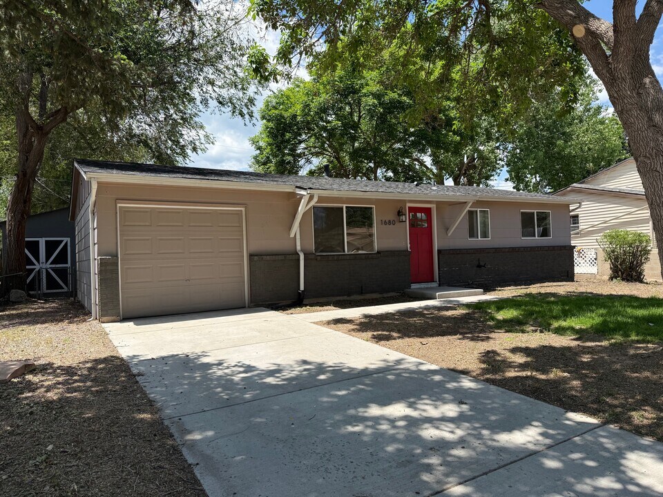 1680 Luna Dr in Fountain, CO - Building Photo