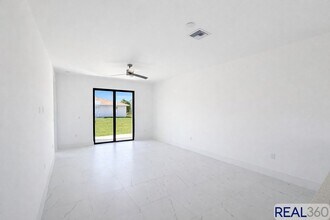 966 Countess Ave in Lehigh Acres, FL - Building Photo - Building Photo