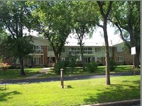 Old Shakopee Village in Bloomington, MN - Foto de edificio - Building Photo