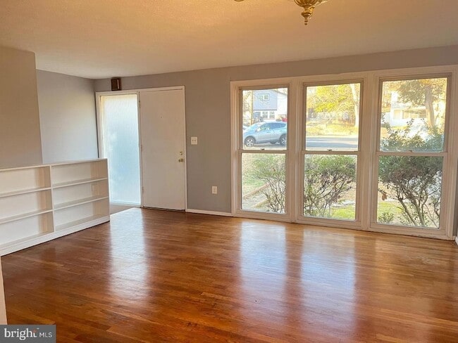 6323 Fenton Ct in Alexandria, VA - Building Photo - Building Photo