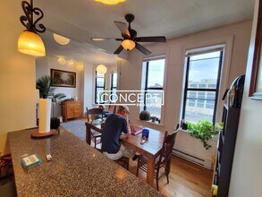 23 Cortes St, Unit 10 in Boston, MA - Foto de edificio - Building Photo