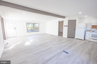 85 Hickory Ave in Mantua, NJ - Building Photo - Building Photo