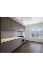 110 Channel St in San Francisco, CA - Foto de edificio - Building Photo