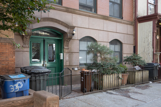 35 S Elliott Pl in Brooklyn, NY - Building Photo - Building Photo