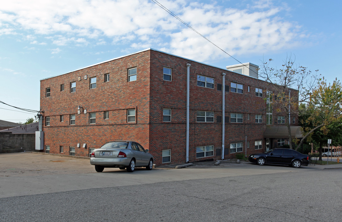 Parklane Apartments in Tulsa, OK - Building Photo