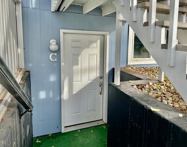 6205 E Ohio Ave, Unit C in Denver, CO - Foto de edificio - Building Photo