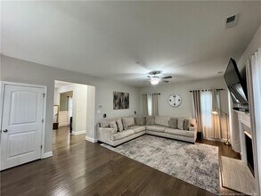 3245 Hunting Lodge Rd in Fayetteville, NC - Building Photo - Building Photo